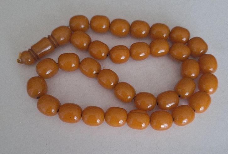 Oude gemarmerde Bakeliete rozenkrans/tesbih , 93 gramm, Handtassen en Accessoires, Antieke sieraden, Koper, Ophalen of Verzenden