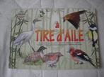 Livre " A TIRE D'AILE "., Boeken, Prentenboeken en Plaatjesalbums, Prentenboek, Zo goed als nieuw, Maison des Associations., Ophalen