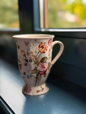 Set van 4 romantische theetassen “Kroemer”  beschikbaar voor biedingen