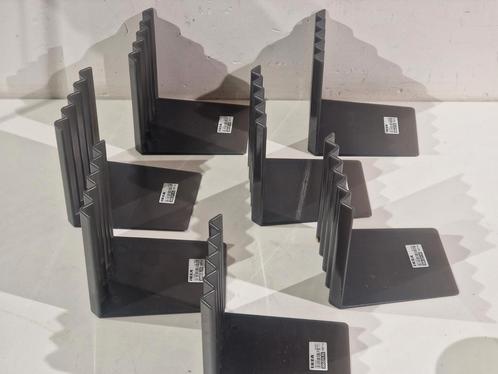 Set van 7 Ikea Bokis boekensteunen , Hageberg design, Huis en Inrichting, Woonaccessoires | Wandplanken en Boekenplanken, Zo goed als nieuw