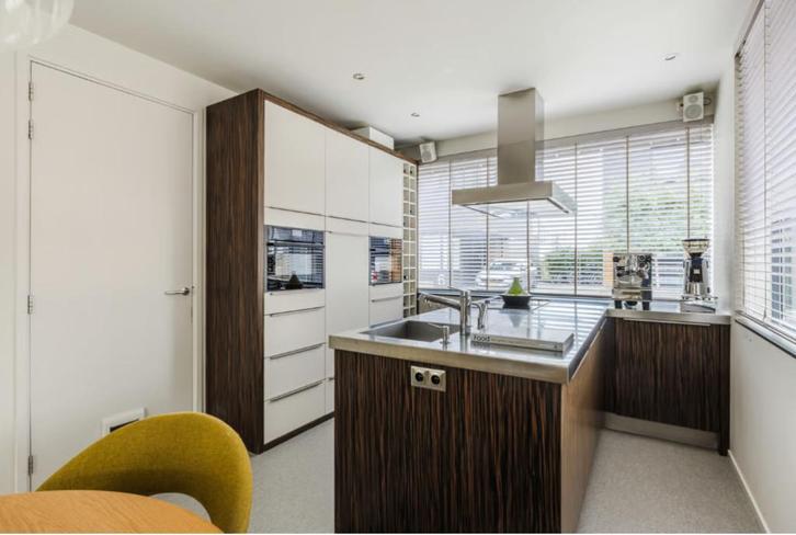 BELLE CUISINE AVEC ÎLOT DE CUISINE (LIVRAISON POSSIBLE), Maison & Meubles, Cuisine | Cuisines complètes, Utilisé, Cuisine à mur double