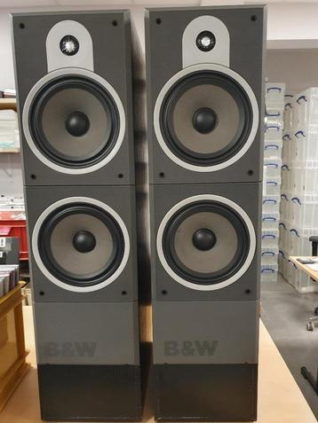 2 Luidsprekers B&W DM580 beschikbaar voor biedingen