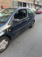 Ford met 175000km 400€, Particulier, Benzine, Te koop
