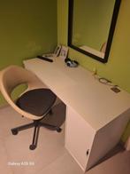 Eenpersoonsbed met dubbele kleerkast bureau bureaustoel en s, Ophalen of Verzenden, Zo goed als nieuw, Bureau