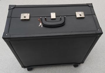 Koffer voor accordeon beschikbaar voor biedingen