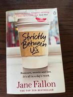 Strictly between us, Livres, Langue | Anglais, Jane Fallon, Utilisé, Enlèvement ou Envoi