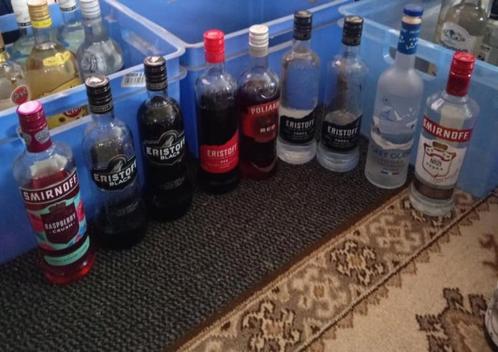 7 flessen aangeschoten wodka + 2 volle, Verzamelen, Wijnen, Ophalen