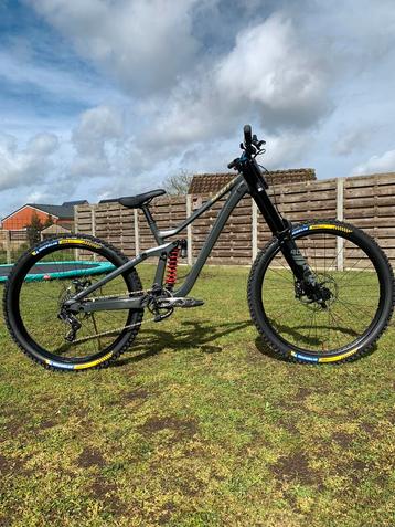 Scott gambler 910 2022 downhill bike, Fietsen en Brommers, Fully, Ophalen, Zo goed als nieuw, Overige merken