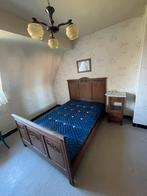 Antiek bed met een tafeltje, Ophalen, Gebruikt