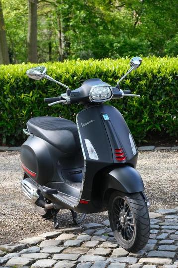 Superleuke sportieve klassevolle vespa sprinter S 50cc