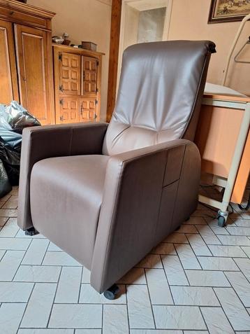 Fauteuil relax releveur médical Revilax - brun clair, Comme neuf