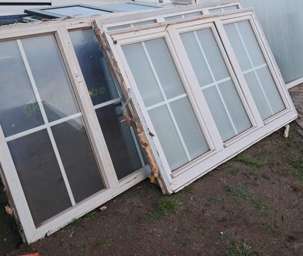 pvc ramen en aluminium deur met vliegendeur, Doe-het-zelf en Bouw, Raamkozijnen en Schuifdeuren, Gebruikt, Raamkozijn, Kunststof