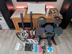 Nintendo Wii + guitar Hero guitar/drum/mic + balance board, Gebruikt, Ophalen