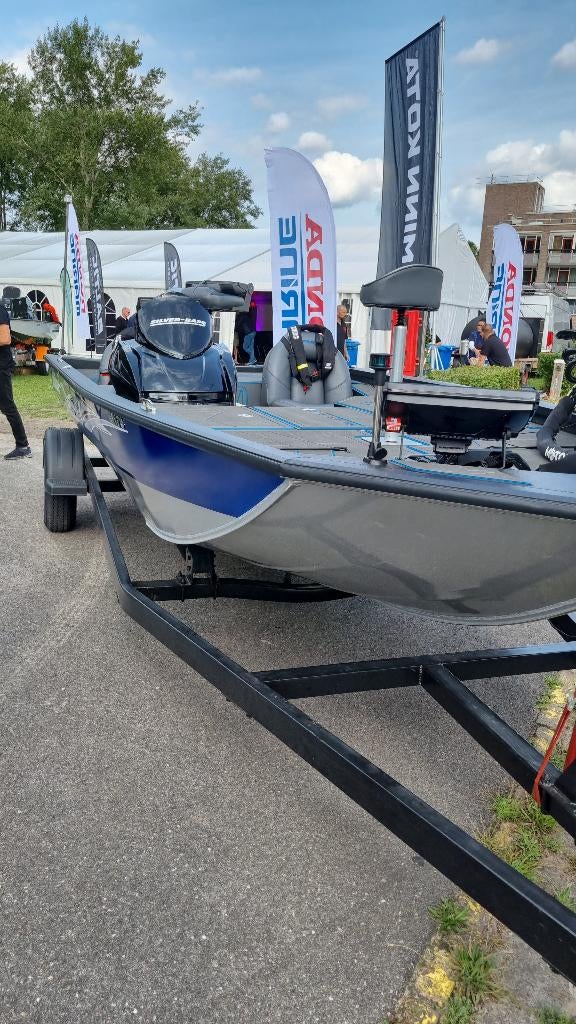 Silver Bass 540, Sports nautiques & Bateaux, Pêche à la ligne | Poissons prédateurs, Neuf, Ensemble complet, Enlèvement