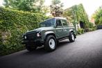 Land Rover Defender 110 DCPU // LOW KM // COLLECTOR, Auto's, Euro 5, Stof, Zwart, 4x4