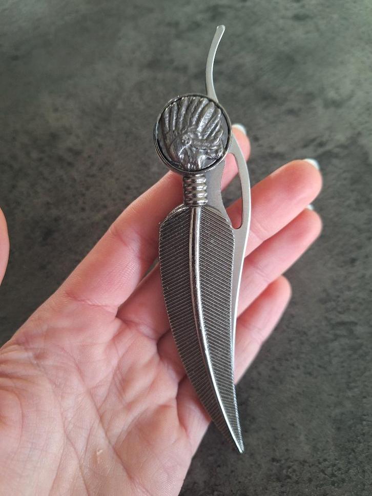 Vouwmes met verenhandvat & Indiaans hoofd, Caravanes & Camping, Outils de camping, Comme neuf, Enlèvement ou Envoi