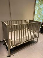 Childwood babybed + matras + matrassenbeschermer + hoes, Ophalen, Matras