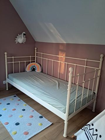 Wit ijzeren bed 90x200 beschikbaar voor biedingen