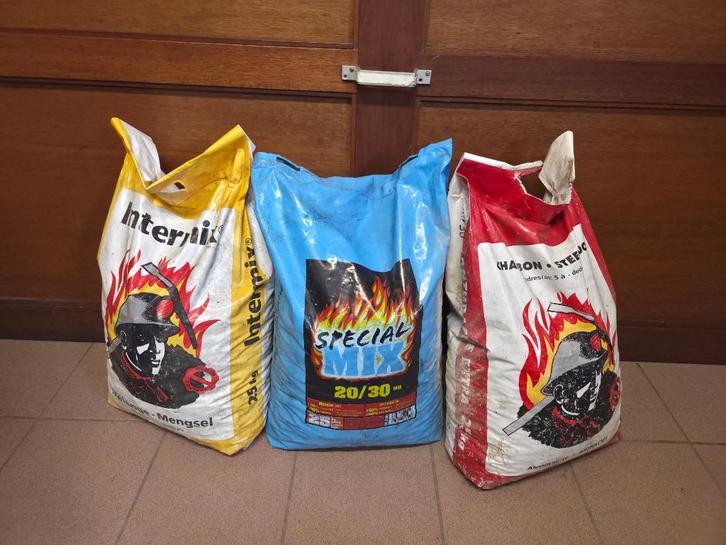 3 zakken steenkool 20/30  - 25kg, Diversen, Overige Diversen, Ophalen