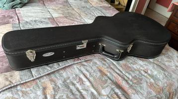 Koffer voor klassieke gitaar beschikbaar voor biedingen