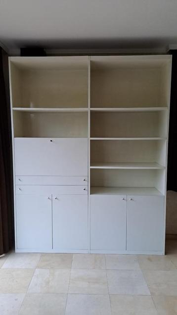 Witte wandkast, Enlèvement