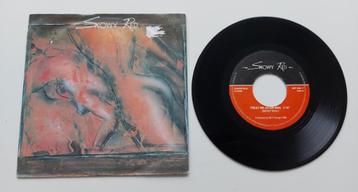 Belpop: Snowy Red: 'Treat me'/'Euroshima' (single) beschikbaar voor biedingen