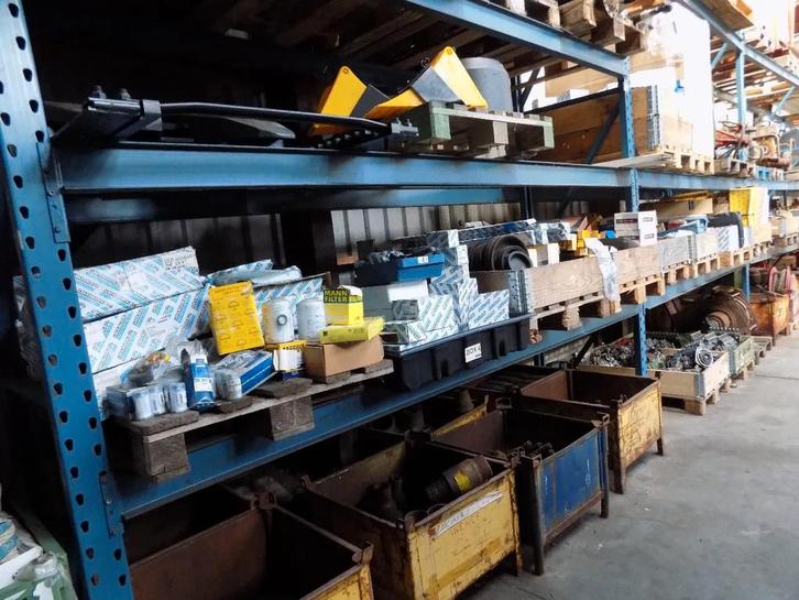 Diversen nieuwe trailer onderdelen en van volvo-mercedes, Articles professionnels, Machines & Construction | Pièces