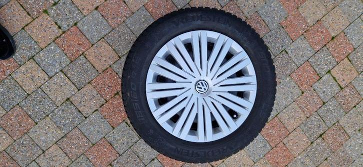 VW velgen (POLO) met 4 winterbanden, Auto-onderdelen, Banden en Velgen, Banden en Velgen, Winterbanden, 15 inch, 185 mm, Personenwagen