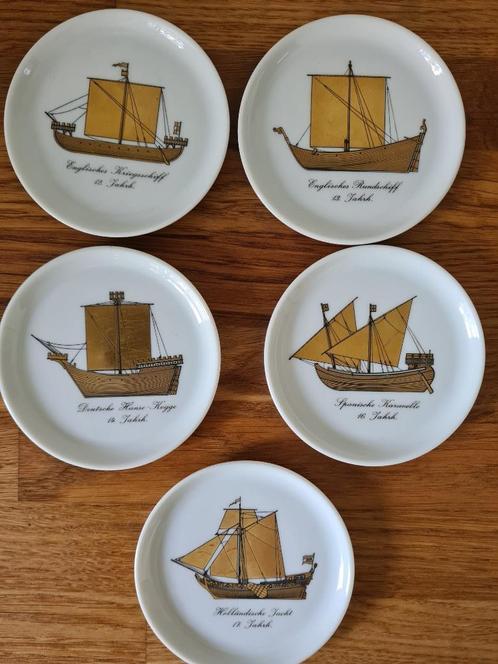 Set 5 Onderleggers in Fürstenberg-porselein, Antiek en Kunst, Antiek | Servies los, Ophalen of Verzenden