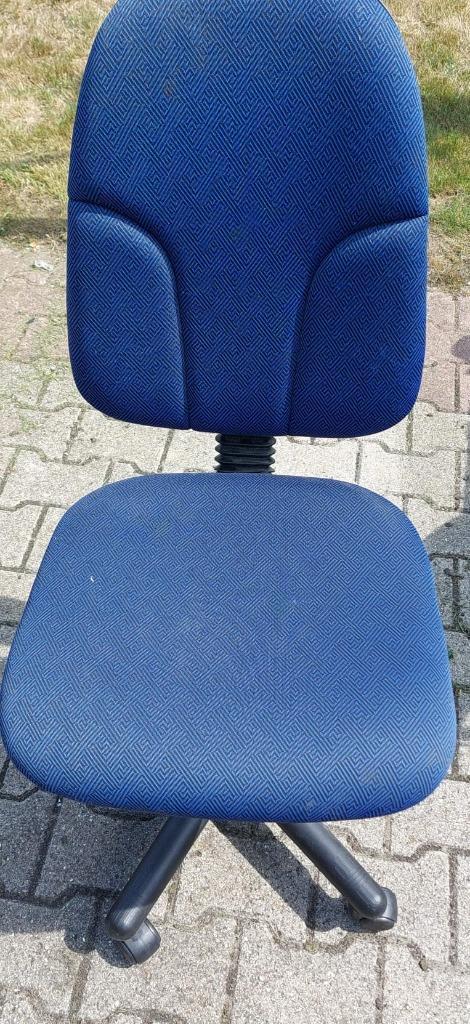 Bureaustoel op Wieltjes – Comfortabel & Stevig, Huis en Inrichting, Bureaustoelen, Zo goed als nieuw, Bureaustoel, Blauw, Ophalen