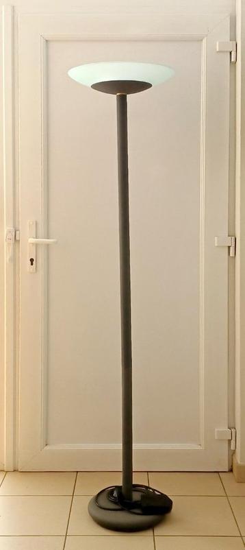 GRATIS: Staande lamp met dimmer beschikbaar voor biedingen