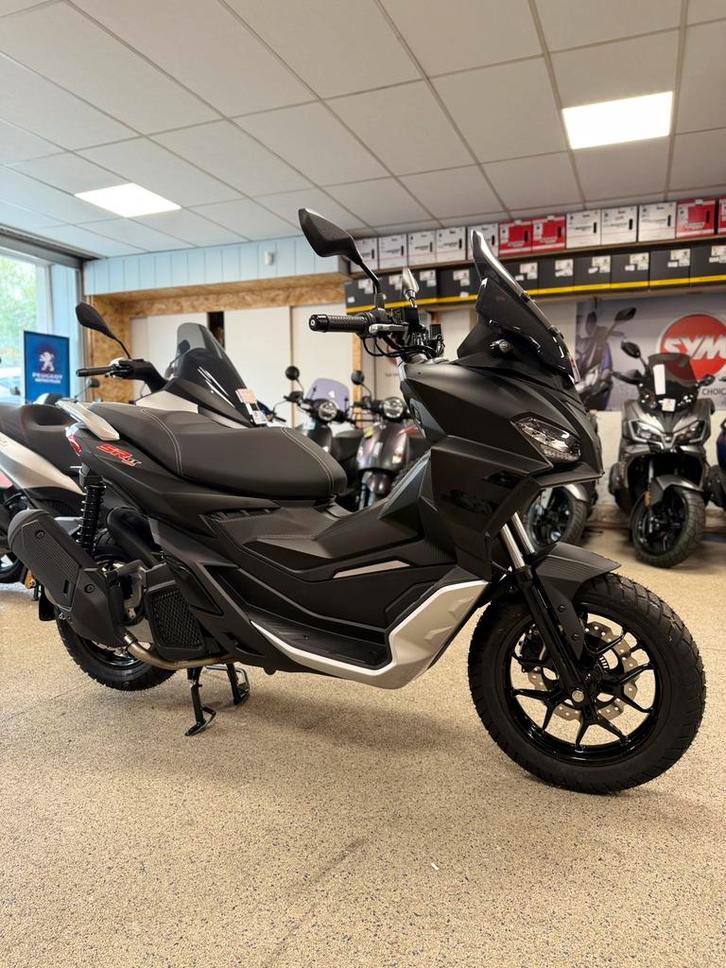 Aprilia SRGT 125, Fietsen en Brommers, Scooters | Aprilia, Nieuw, Overige modellen, Ophalen