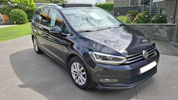 Volkswagen Touran 1.5 TSI ACT DSG Highline Pano beschikbaar voor biedingen