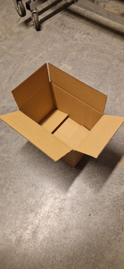 Lot vouwdozen 1056 stuks nieuw 220x150x140mm €250, Zakelijke goederen, Stock en Retail | Verpakking en Verzending, Ophalen