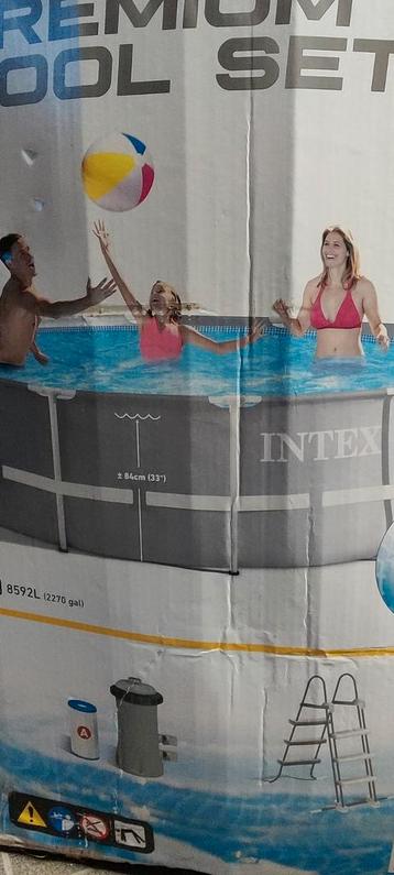 Kit piscine INTEX neuf et emballé 3,7m X 99 beschikbaar voor biedingen