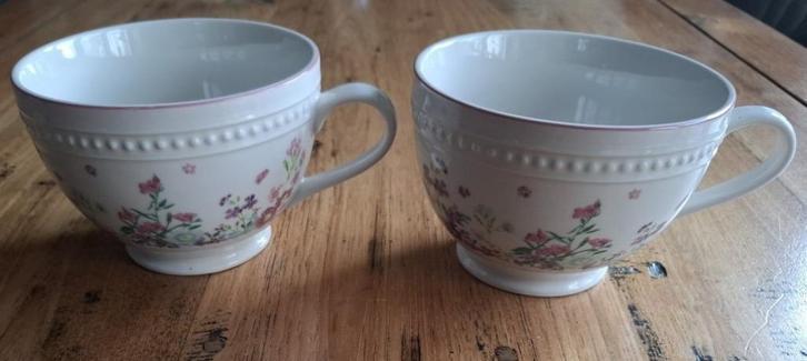 2 AH Albert Heijn soepkommen met bloemetjes, Huis en Inrichting, Keuken | Servies, Zo goed als nieuw, Overige typen, Overige stijlen