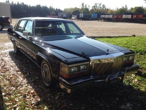 Cadillac Sevilla uit 1981, Auto's, Cadillac, Particulier, Seville, Diesel, Euro 1, Berline, 4 deurs, Automaat, Zwart, Beige, Leder