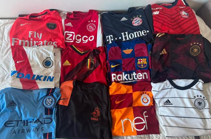 Maillots de football en solde ! Plusieurs tailles : clubs, Sports & Fitness, Football, Comme neuf, Maillot, Enlèvement ou Envoi