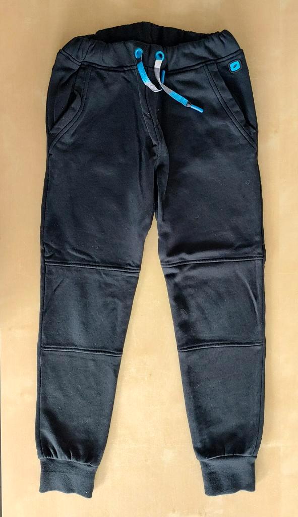 Zwarte joggingbroek Rox, maat 128, Kinderen en Baby's, Kinderkleding | Maat 128, Gebruikt, Jongen, Broek, Ophalen of Verzenden
