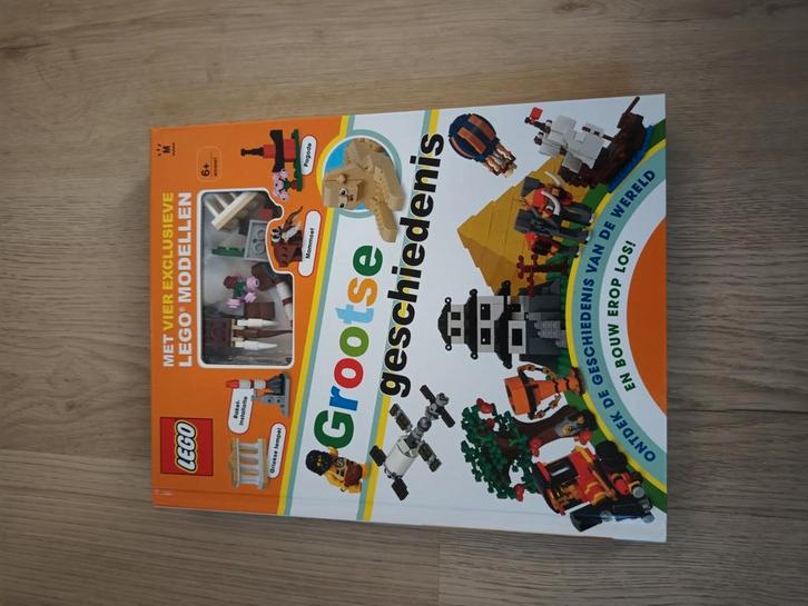 LEGO Grootse geschiedenis, Boeken, Kinderboeken | Jeugd | onder 10 jaar, Zo goed als nieuw, Ophalen of Verzenden