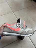 Nike sneakers maat 38, Kleding | Dames, Schoenen, Nike, Ophalen of Verzenden, Sneakers, Grijs