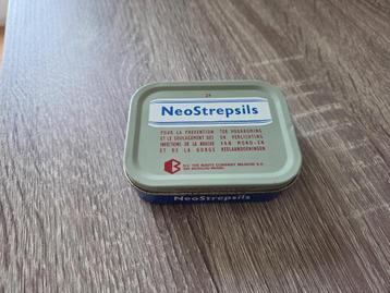 Metalen doosje medicijnen (Neostrepsils) beschikbaar voor biedingen