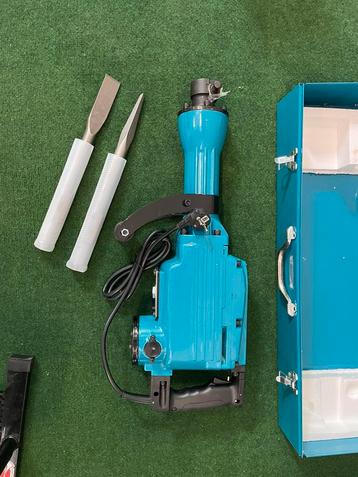 Nieuwe professionele sloophamer met 2 bijtels beschikbaar voor biedingen