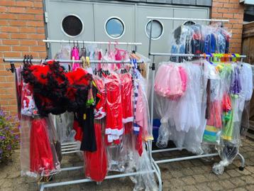 Verkleedkleren beschikbaar voor biedingen