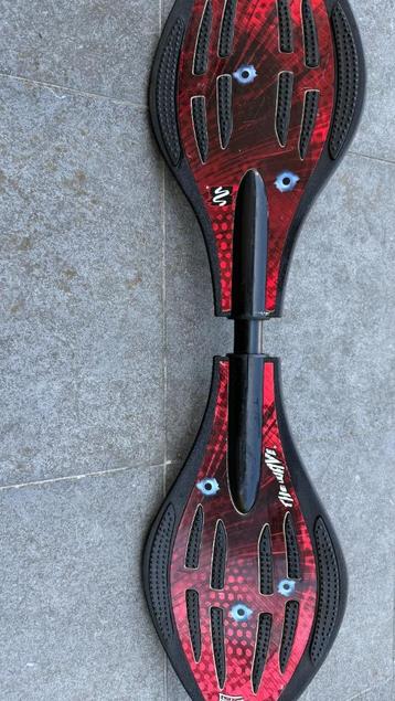 Street Surfing Waveboard – rood design – degelijke staat beschikbaar voor biedingen