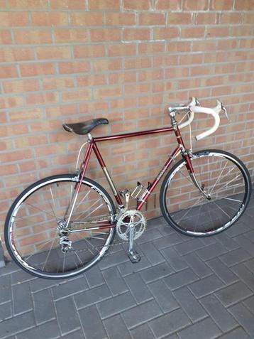 koersfiets beschikbaar voor biedingen