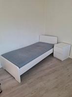 Lit 1 personne ikea+table de nuit, Maison & Meubles, Bois d'échafaudage, 100 cm, Enlèvement, 200 cm