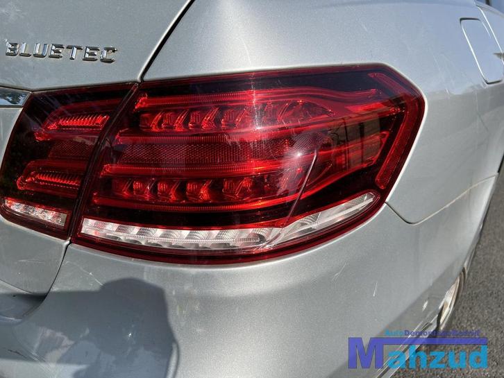Mercedes W212 E KLASSE rechts buiten achterlicht 2013-2016, Auto-onderdelen, Verlichting, Mercedes-Benz, Gebruikt, Ophalen of Verzenden
