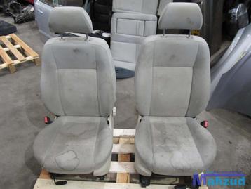 FORD MONDEO 3 SEDAN WIT INTERIEUR COMPLEET beschikbaar voor biedingen