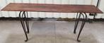 Antieke landelijke smeedijzeren muurtafel van acaciahout, Ophalen, Gebruikt, 150 tot 200 cm, 25 tot 50 cm